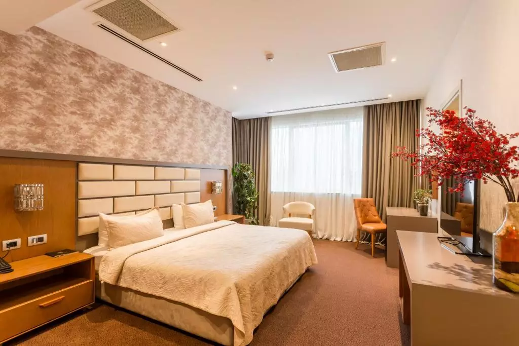 اتاق HOTEL GRAND GLORIA BATUMI